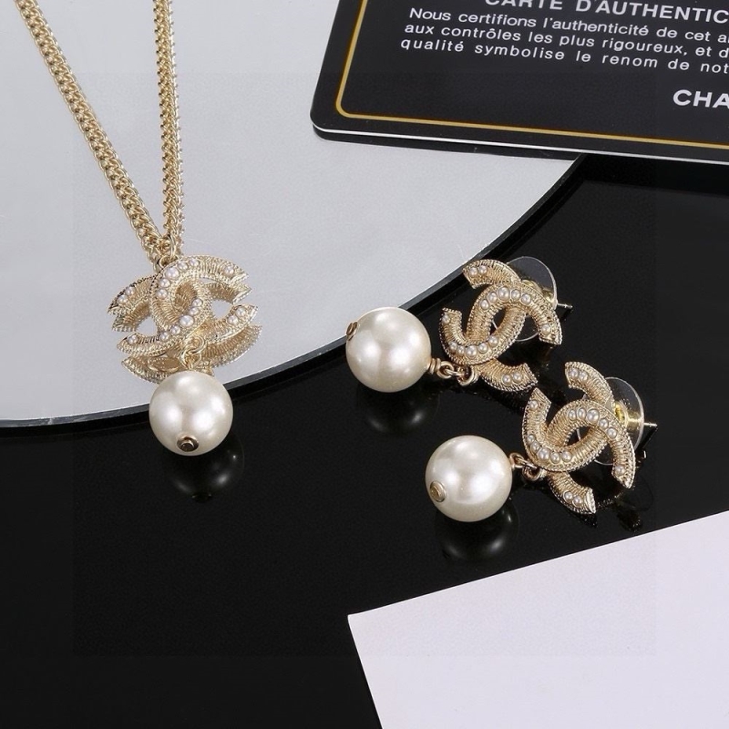 Ch**el necklaces